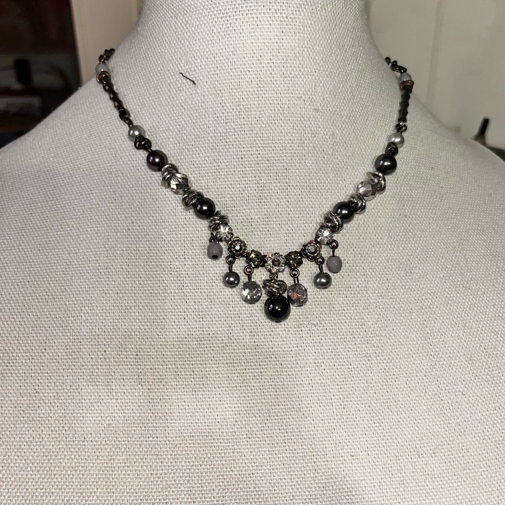 Black and Silver Festoon Necklace with Graduated Design